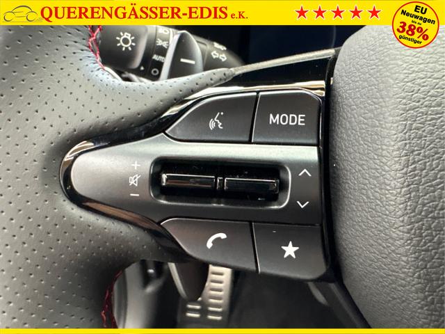 Hyundai / i30 / Weiß / / / DCT ACC NAVI RFK WP 