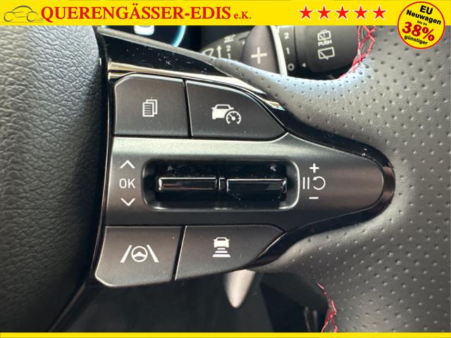 Hyundai / i30 / Weiß / / / DCT ACC NAVI RFK WP 