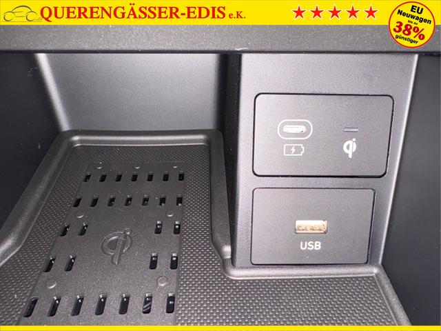 Hyundai / i30 / Weiß / / / DCT ACC NAVI RFK WP 