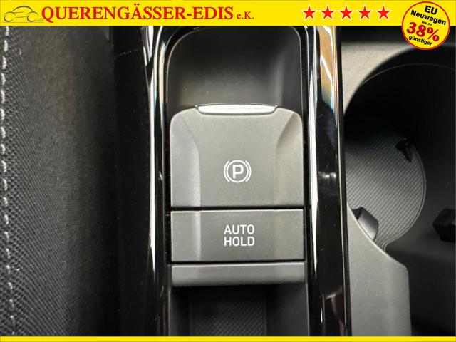 Hyundai / i30 / Weiß / / / DCT ACC NAVI RFK WP 
