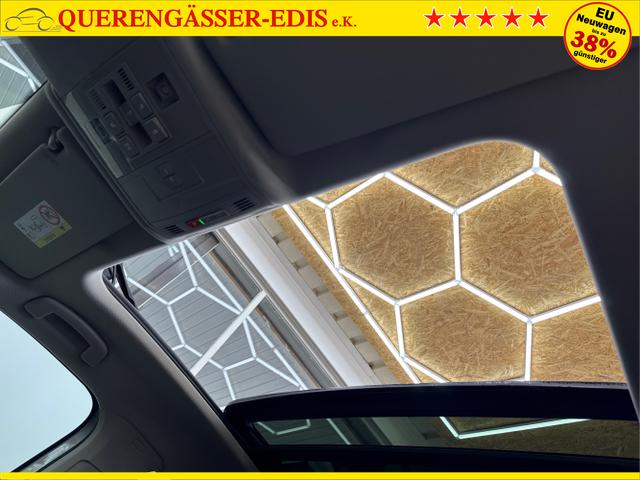 Volkswagen / Touran / Silber / / / 