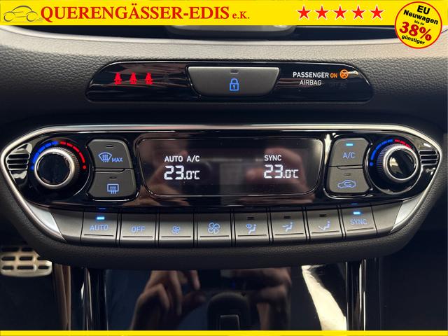 Hyundai / i30 / Grau / / / DCT ACC NAVI RFK WP 