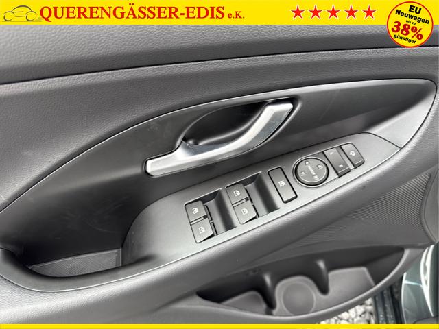 Hyundai / i30 / Grün / / / EDITION SHZ NAVI ALU LED RFK PDC