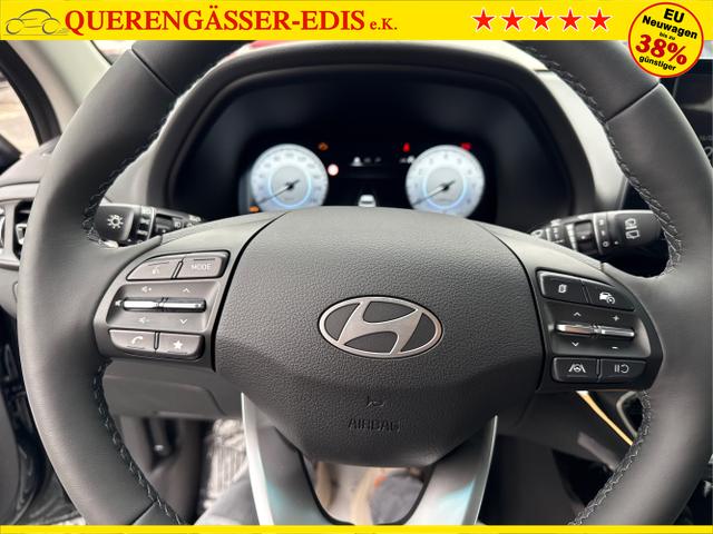 Hyundai / i30 / Grün / / / EDITION SHZ NAVI ALU LED RFK PDC