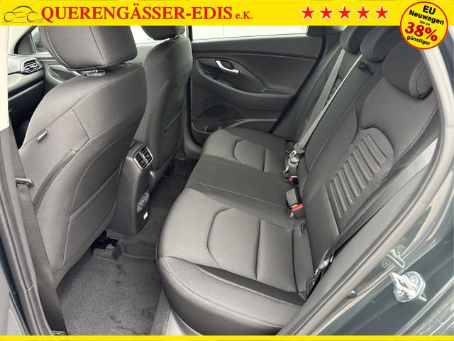 Hyundai / i30 / Grün / / / EDITION SHZ NAVI ALU LED RFK PDC