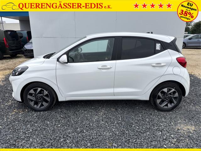 Hyundai / i10 / Weiß / / / AUT NAVI SHZ TEMPOMAT 