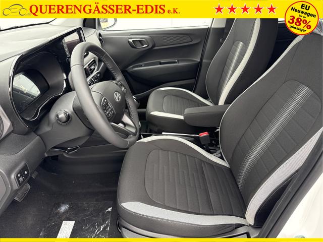 Hyundai / i10 / Weiß / / / AUT NAVI SHZ TEMPOMAT 