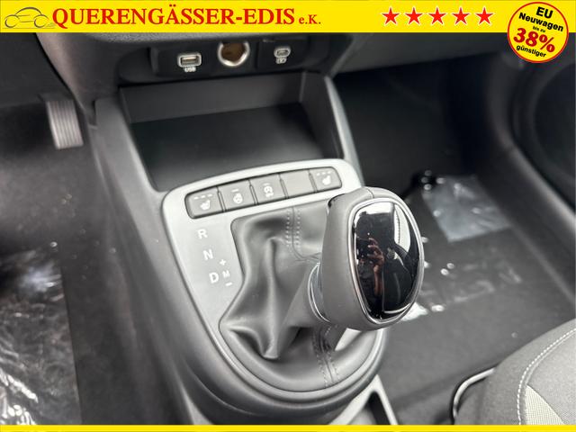 Hyundai / i10 / Weiß / / / AUT NAVI SHZ TEMPOMAT 