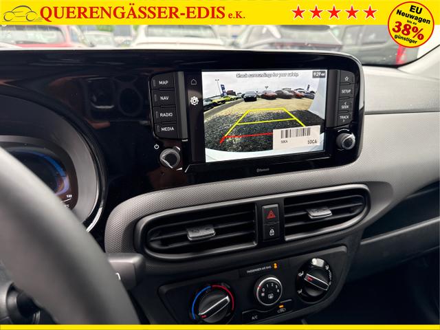 Hyundai / i10 / Weiß / / / AUT NAVI SHZ TEMPOMAT 