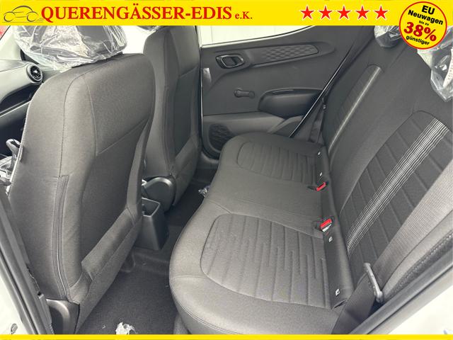 Hyundai / i10 / Weiß / / / AUT NAVI SHZ TEMPOMAT 