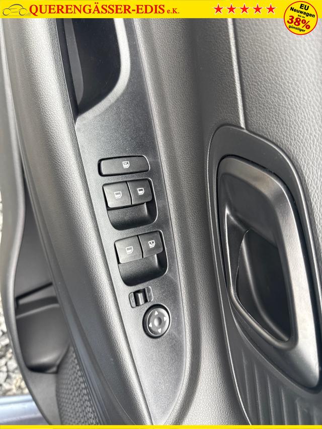 Hyundai / i20 / Blau / / / NAVI Klimaautomatik SHZ 