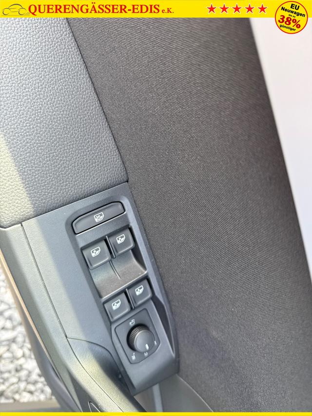 Seat / Arona / Grau / / / NAVI SHZ VOLL LED RFK PDC v+h 18ALU 