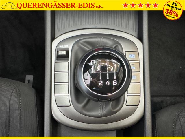Hyundai / KONA / Schwarz / / / NAVI KLIMAAUTOMATIK PDC v+h RFK