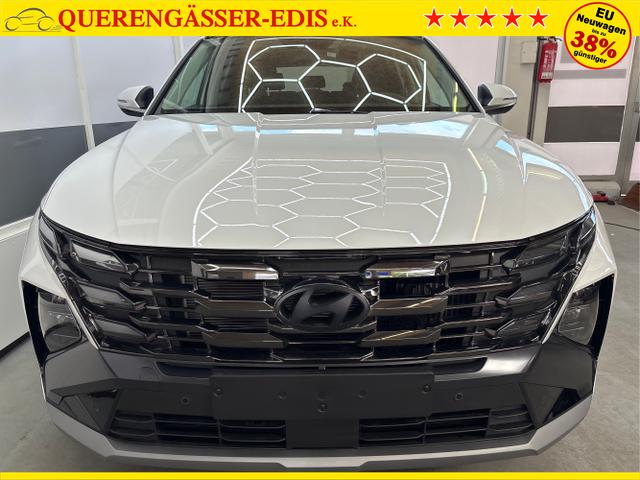 Hyundai / TUCSON / Weiß / / / PANO SHZ v+h 18 ALU