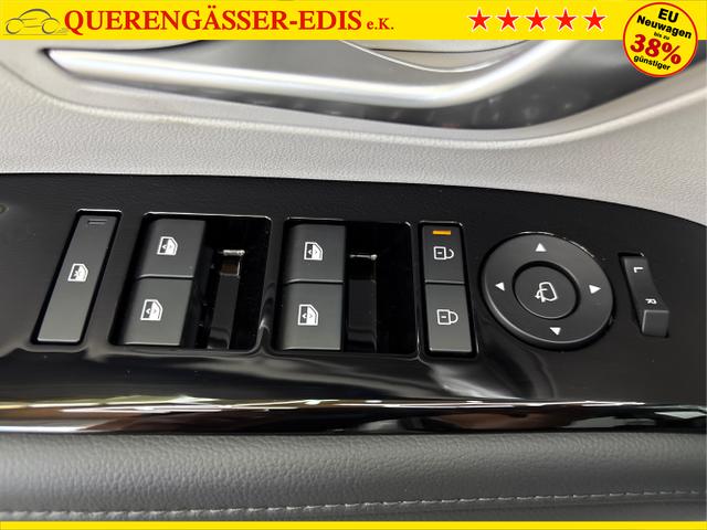 Hyundai / TUCSON / Weiß / / / PANO SHZ v+h 18 ALU