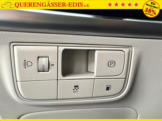 Hyundai / TUCSON / Weiß / / / PANO SHZ v+h 18 ALU