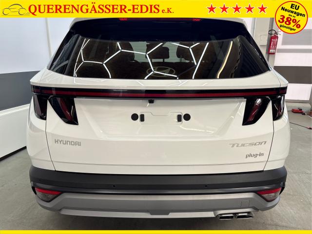 Hyundai / TUCSON / Weiß / / / PANO SHZ v+h 18 ALU
