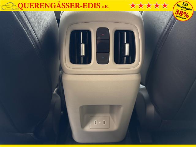 Hyundai / TUCSON / Weiß / / / PANO SHZ v+h 18 ALU