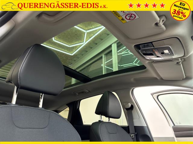 Hyundai / TUCSON / Weiß / / / PANO SHZ v+h 18 ALU