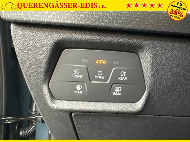 Seat / Leon / Blau / / / 1.5 TSI SHZ ACC RFK PDC 