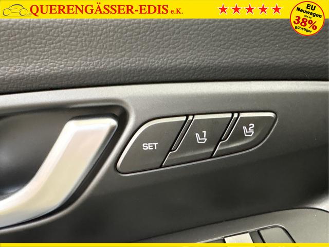 Hyundai / i30 / Blau / / / DCT ACC NAVI RFK WP 