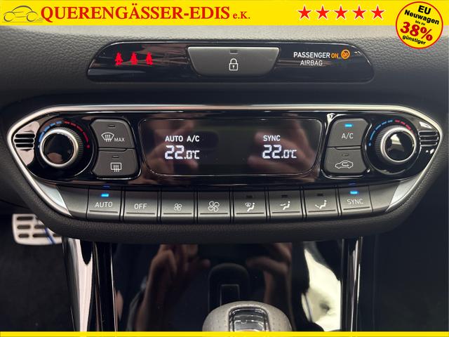 Hyundai / i30 / Blau / / / DCT ACC NAVI RFK WP 