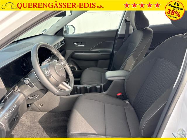 Hyundai / KONA / Weiß / / / DCT 198PS NAVI SHZ ACC PDC v+h 