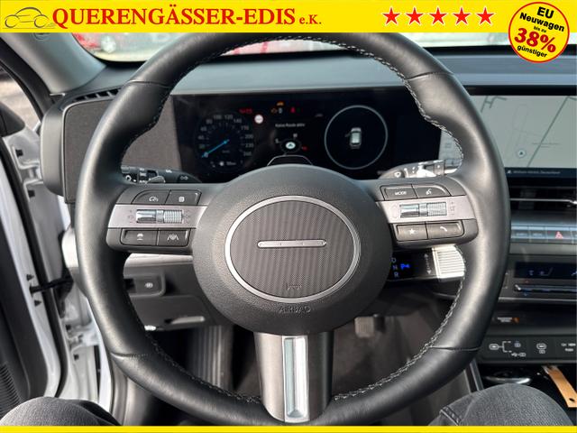 Hyundai / KONA / Weiß / / / DCT 198PS NAVI SHZ ACC PDC v+h 