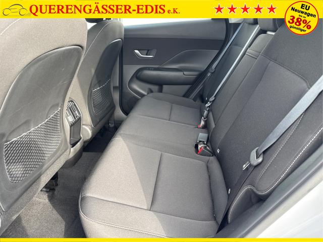 Hyundai / KONA / Weiß / / / DCT 198PS NAVI SHZ ACC PDC v+h 