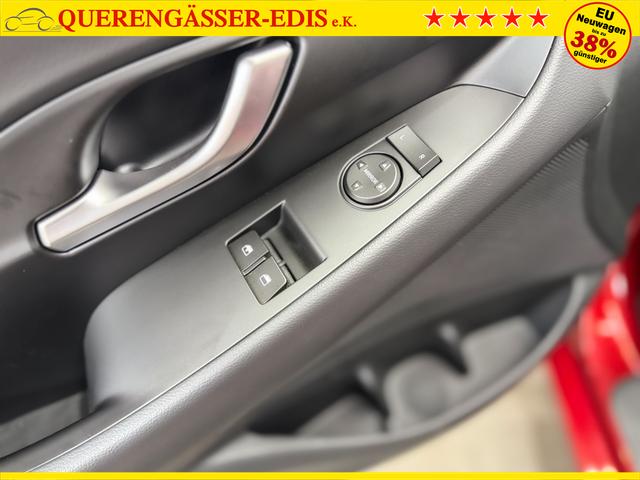 Hyundai i30 STYLE NAVI LED RFK PDC 