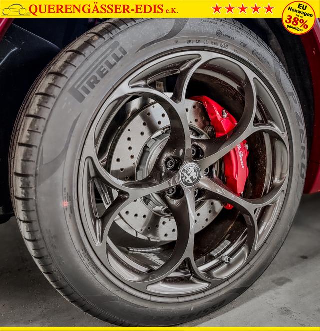 Alfa Romeo Stelvio QUADRIFOGLIO VERDE AKRAPOVIC Technologie-Paket 