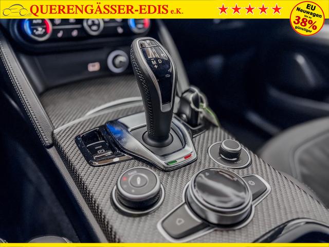 Alfa Romeo Stelvio QUADRIFOGLIO VERDE AKRAPOVIC Technologie-Paket 