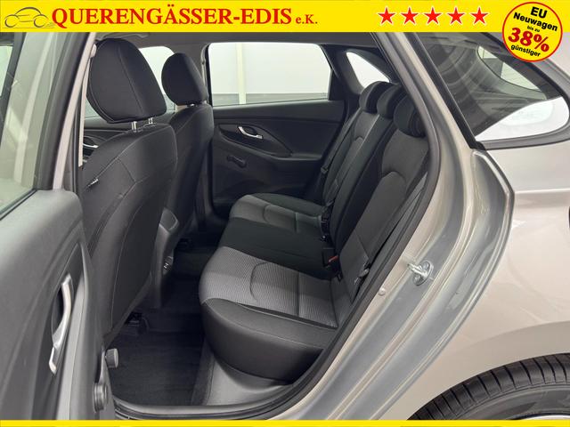 Hyundai i30 STYLE NAVI LED RFK PDC 