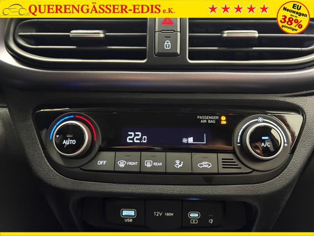 Hyundai i10 PREMIUM AUT SHZ SMART KEY KLIMAAUTOMATIK AMBIENTE ALU RFK PDC NAVI 