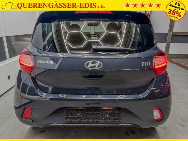 Hyundai i10 PREMIUM AUT SHZ KLIMAAUTOMATIK AMBIENTE ALU RFK PDC NAVI 