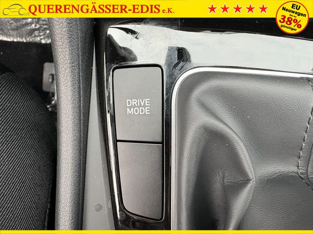 Hyundai TUCSON STYLE 18 ALU KLIMAAUTOMATIK TOTWINKEL NAVI SHZ RFK PDC 