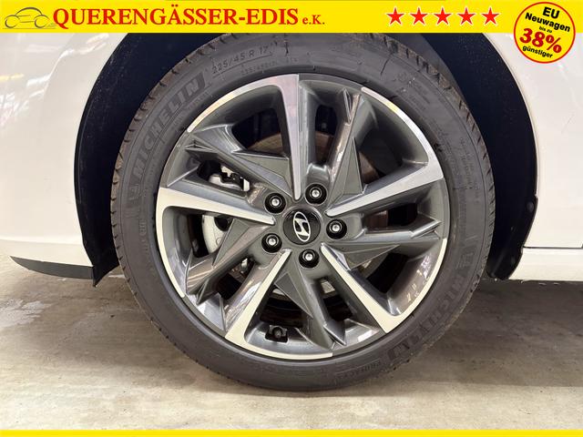 Hyundai i30 Kombi STYLE EDITION NAVI SHZ KLIMAAUTOMATIK RFK LED PDC v+h 