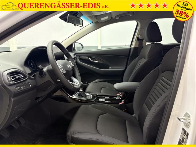 Hyundai i30 Kombi STYLE EDITION NAVI SHZ KLIMAAUTOMATIK RFK LED PDC v+h 