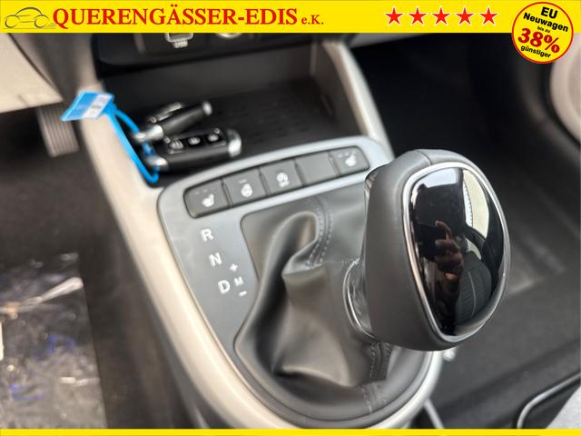 Hyundai / i10 / Wei&szlig; / / / AUT SHZ SMART KEY KLIMAAUTOMATIK AMBIENTE ALU RFK PDC NAVI 