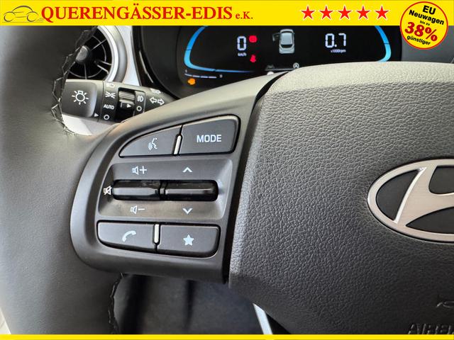 Hyundai i10 PREMIUM AUT SHZ KLIMAAUTOMATIK AMBIENTE ALU RFK PDC NAVI 