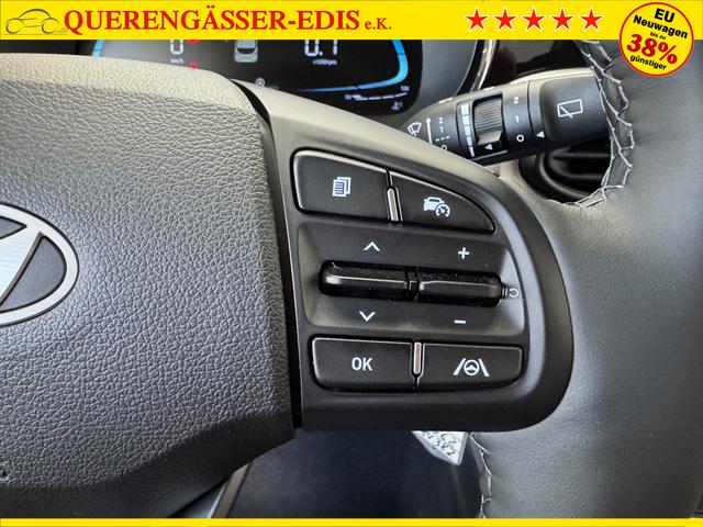 Hyundai i10 PREMIUM AUT SHZ KLIMAAUTOMATIK AMBIENTE ALU RFK PDC NAVI 