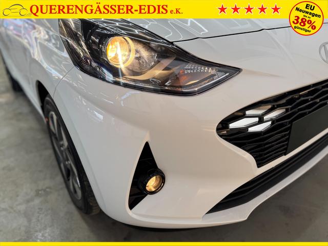 Hyundai i10 PREMIUM AUT SHZ KLIMAAUTOMATIK AMBIENTE ALU RFK PDC NAVI 