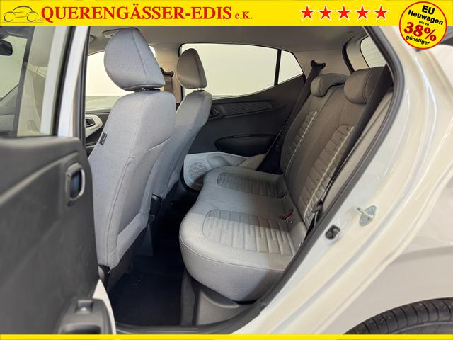 Hyundai i10 PREMIUM AUT SHZ KLIMAAUTOMATIK AMBIENTE ALU RFK PDC NAVI 