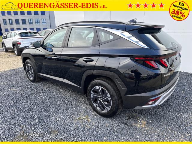 Hyundai / TUCSON / Schwarz / / / KLIMAAUTOMATIK TOTWINKEL NAVI SHZ RFK PDC