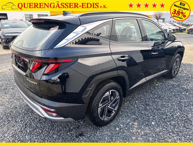 Hyundai / TUCSON / Schwarz / / / KLIMAAUTOMATIK TOTWINKEL NAVI SHZ RFK PDC