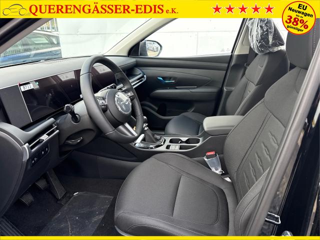 Hyundai / TUCSON / Schwarz / / / KLIMAAUTOMATIK TOTWINKEL NAVI SHZ RFK PDC