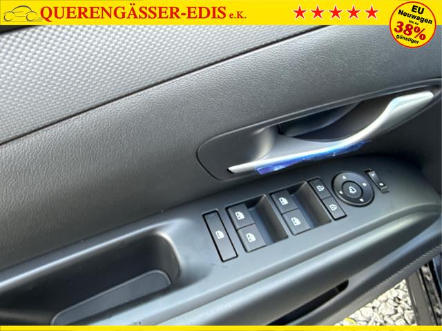 Hyundai / TUCSON / Schwarz / / / KLIMAAUTOMATIK TOTWINKEL NAVI SHZ RFK PDC