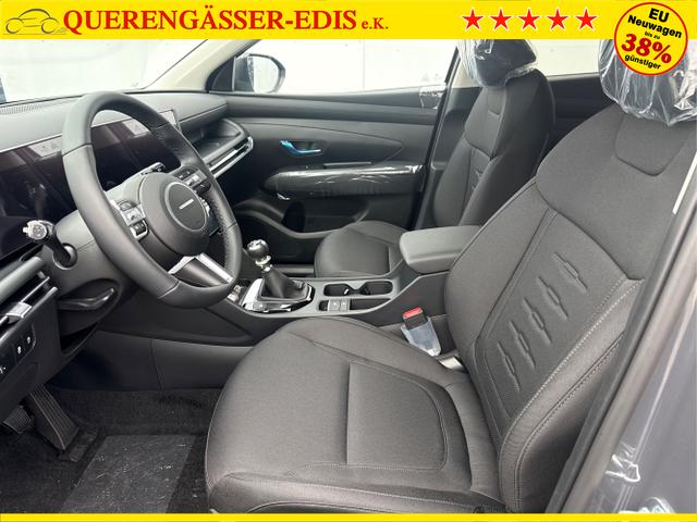 Hyundai / TUCSON / Grau / / / 18 ALU KLIMAAUTOMATIK TOTWINKEL NAVI SHZ RFK PDC