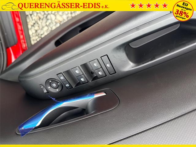 Hyundai / TUCSON / Rot / / / KLIMAAUTOMATIK TOTWINKEL NAVI SHZ RFK PDC