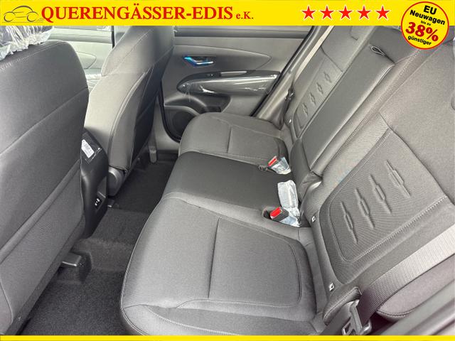 Hyundai / TUCSON / Rot / / / KLIMAAUTOMATIK TOTWINKEL NAVI SHZ RFK PDC